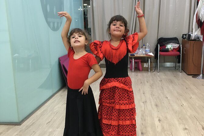 45 minutes flamenco dance class for family in Málaga - Málaga family flamenco at 1:00 pm: what the 45 minutes feels like