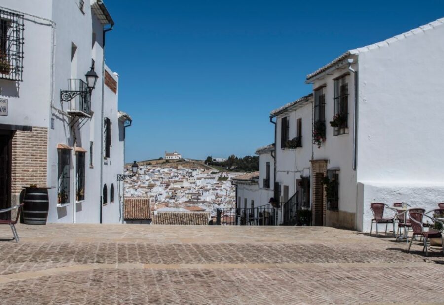 Antequera Old Town & El Torcal Experience from Málaga - Walking Antequera: White Streets, Churches, and Crossroads Stories