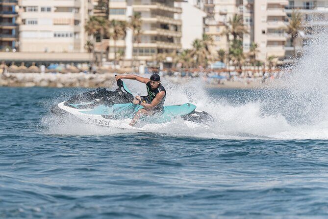 Best jet ski rental without a license in Fuengirola - 30 minutes vs 60 minutes: choosing your adrenaline level