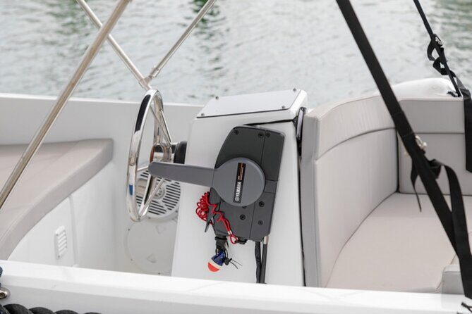 Boat Rental Without License in Benalmádena - The Boat Setup: Bluetooth Sound, Snorkeling Gear, and Comfort