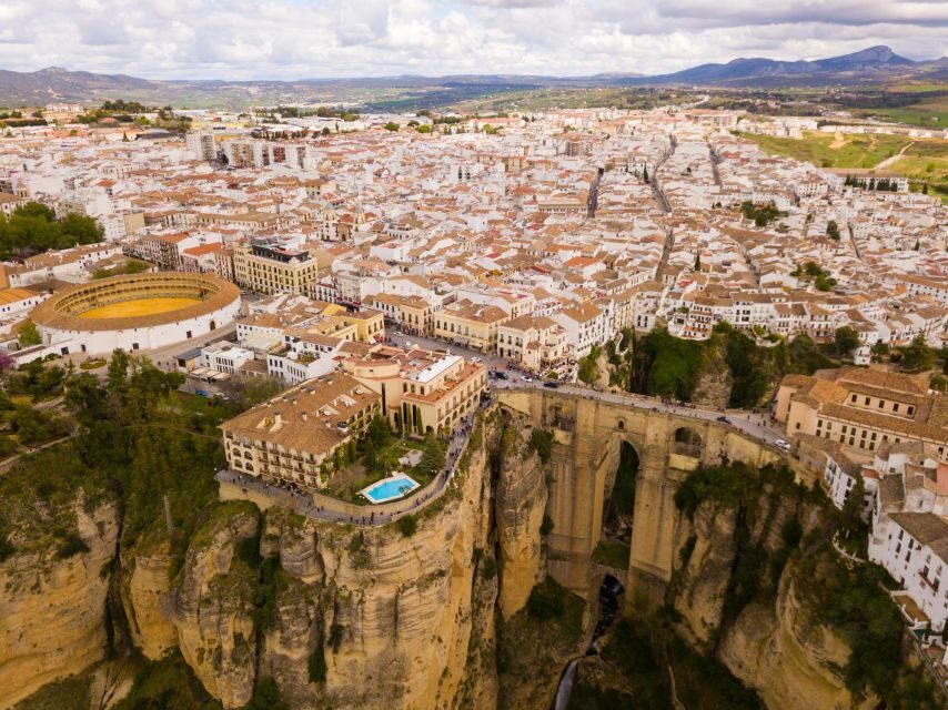 Costa del Sol: Day Trip to Ronda and Setenil - Setenil de las Bodegas: White Houses Built Into the Cliffs