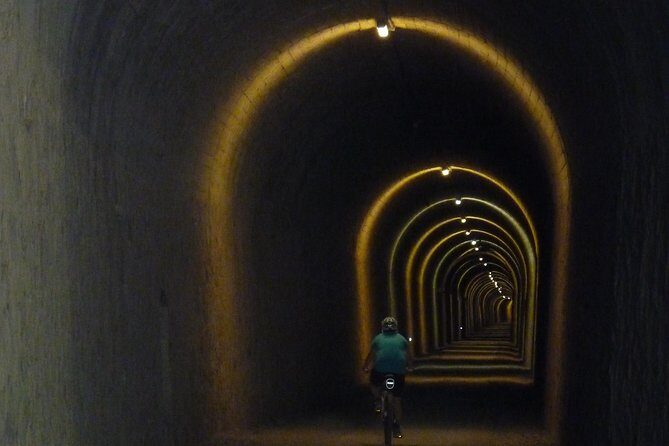 Cycling - Via Verde de la Sierra - 36km - Easy Level - How easy is it, really: 36km with a mostly gentle profile