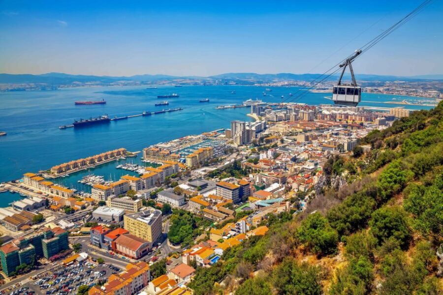 From Malaga and Costa del Sol: Gibraltar Sightseeing Tour - Barbary Macaques in the Wild: How to Watch Without Causing Problems