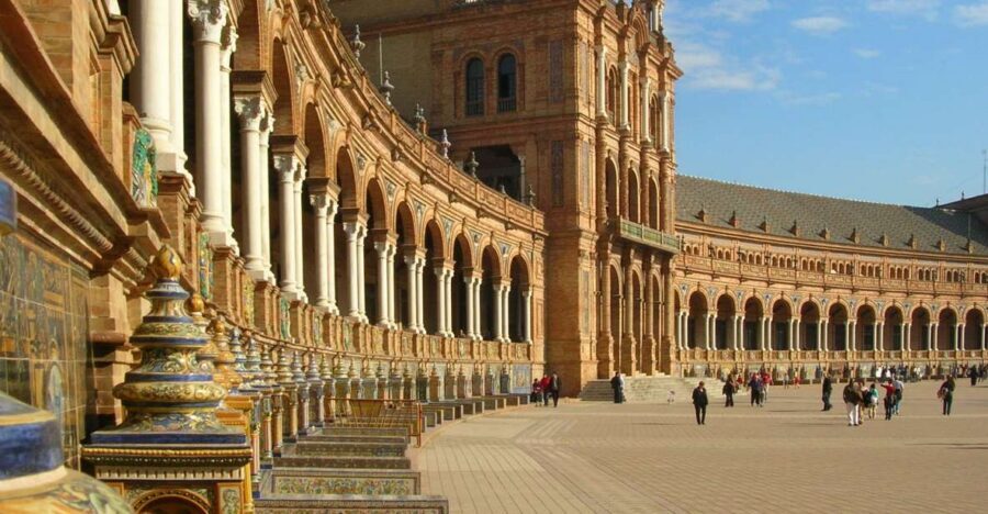 From Malaga: Private Seville, Alcazar and Cathedral Day Trip - Plaza de España, Gardens, and the Old Town Stops You’ll Actually Use