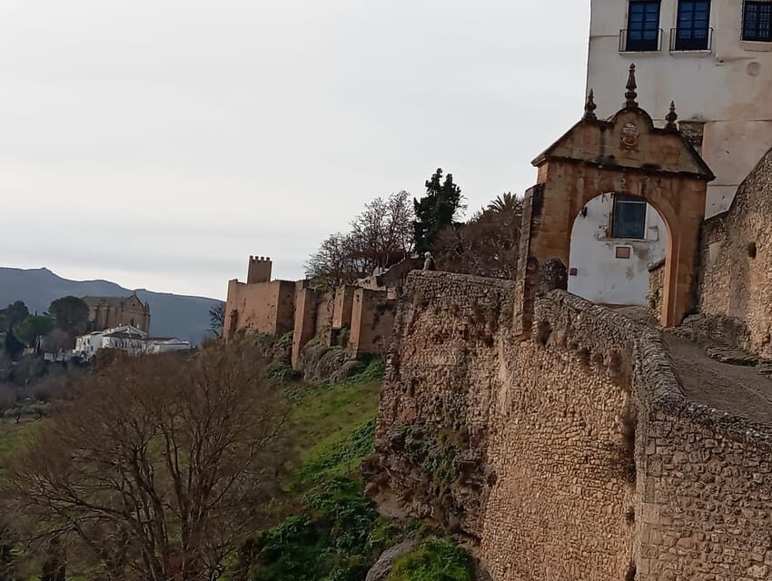 From Malaga: private tour Ronda and Setenil de las Bodegas - Malaga to Ronda by VIP Vehicle: Less Driving Stress, More Looking