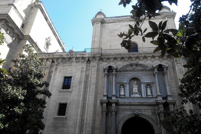Full-Day Trip to Granada from Malaga with Private Guide - Paseo de los Tristes: the stories that make the streets feel alive