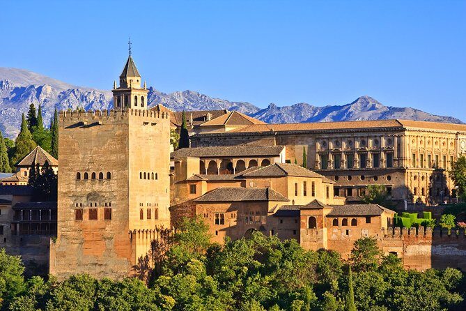 Granada Full Day Tour From Malaga - Generalife Gardens: where you slow down