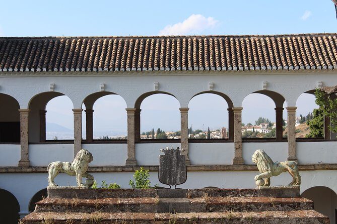 Granada Full Day Tour From Malaga - Central Granada free time: lunch and wandering with a plan