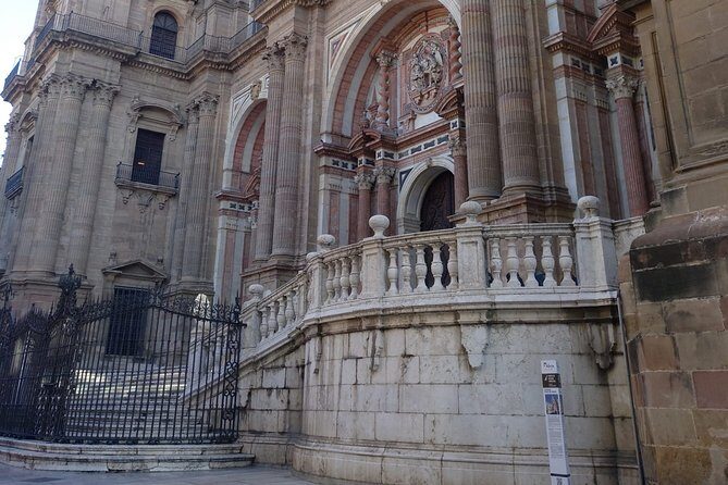 Guided visit to the Cathedral of Malaga and its surroundings - Why La Manquita and the Malaga Cathedral walk works
