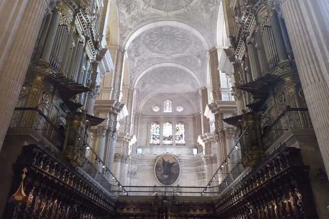 Guided visit to the Cathedral of Malaga and its surroundings - Hospital Santo Tomás Apostol and Calle Santa María’s appeal