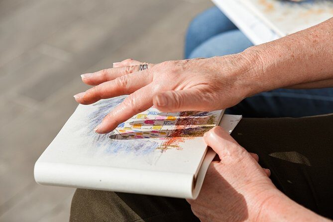 I DRAW Malaga: Art and Drawing Lesson - by OhmyGoodGuide! - Why Urban Sketching in Malaga Feels Different