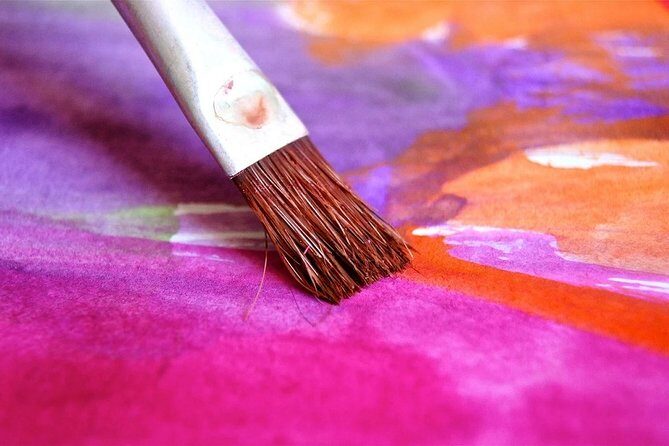 I DRAW Malaga: Art and Drawing Lesson - by OhmyGoodGuide! - Materials Are Included: Show Up Light