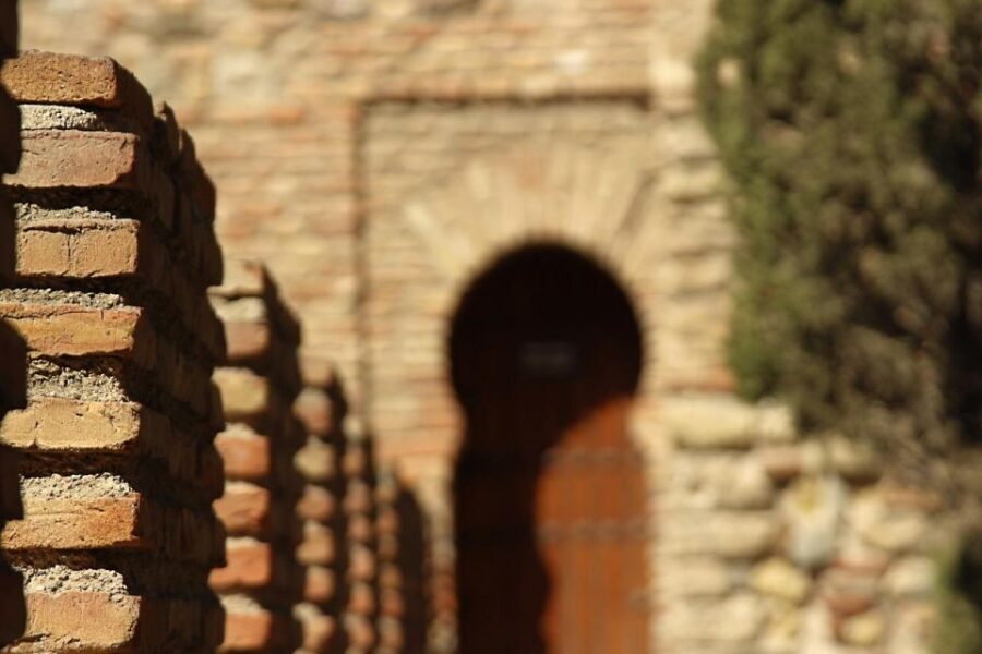 Malaga: Alcazaba and Roman Theatre Private Tour With Tickets - Climbing the ramparts for Málaga’s big views