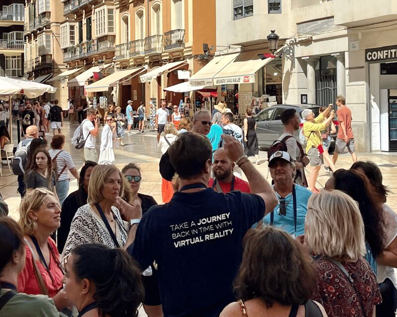 Malaga: Alcazaba, Picasso and more, walking tour with 5 VR experiences ! - Plaza de los Naranjos to the cathedral zone