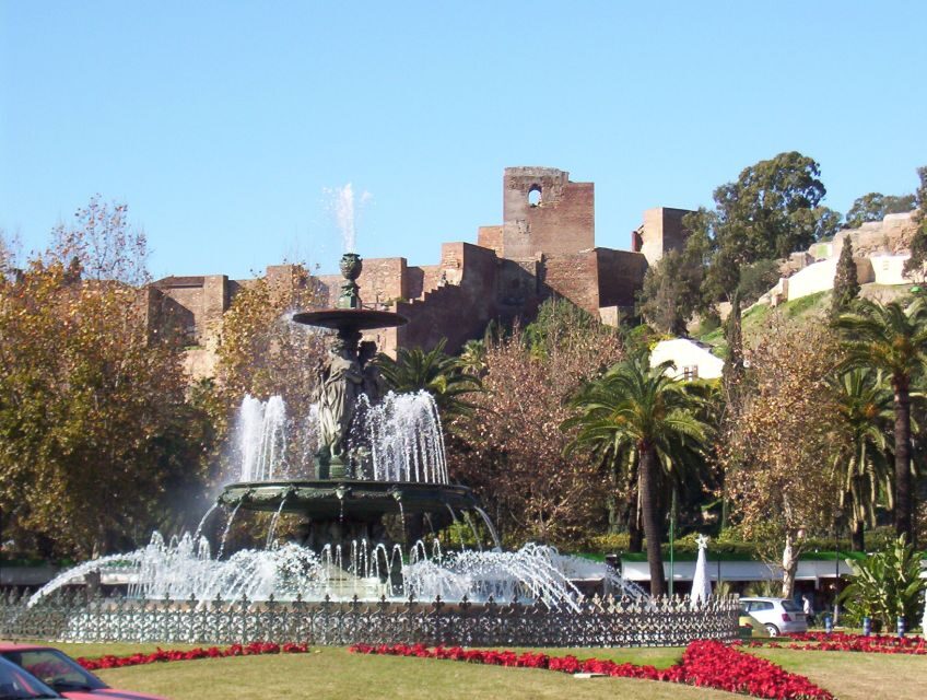 Malaga: City Center Walking Tour with Tapas Food Tastings - Where the tour starts: Plaza de Merced and the easy first step