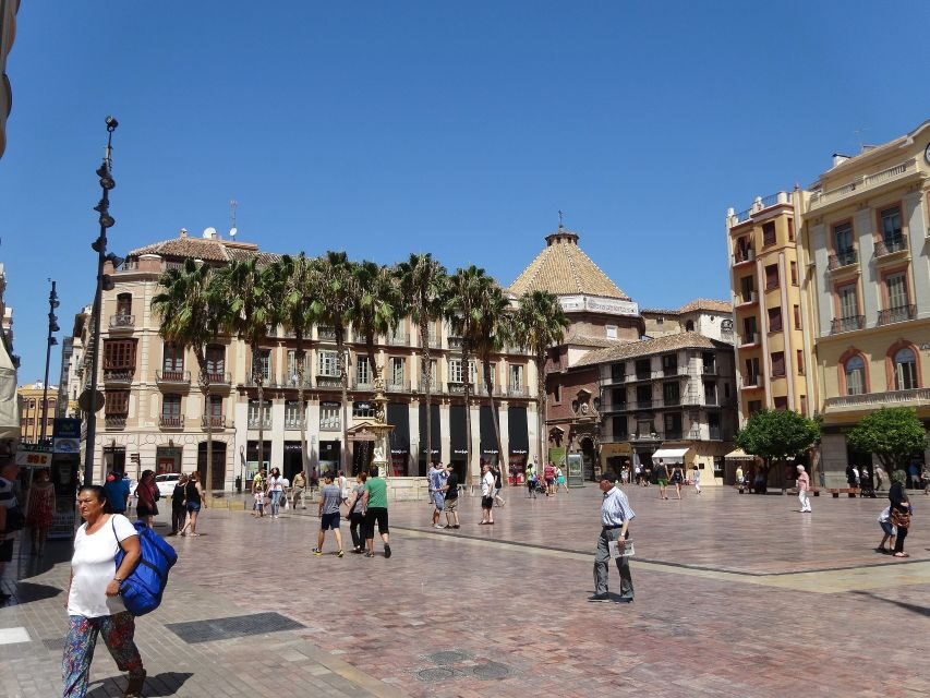 Malaga: City Center Walking Tour with Tapas Food Tastings - Price and value: is $162 worth it in Malaga?