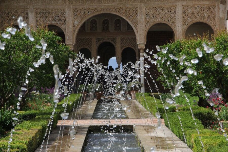 Malaga: Granada Day Trip with Alhambra, Palaces and Gardens - Key takeaways before you go
