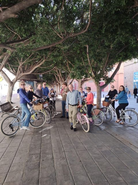 Malaga: Guided Bike Tour - Playa de La Malagueta to Pedregalejo: Beach time with food options
