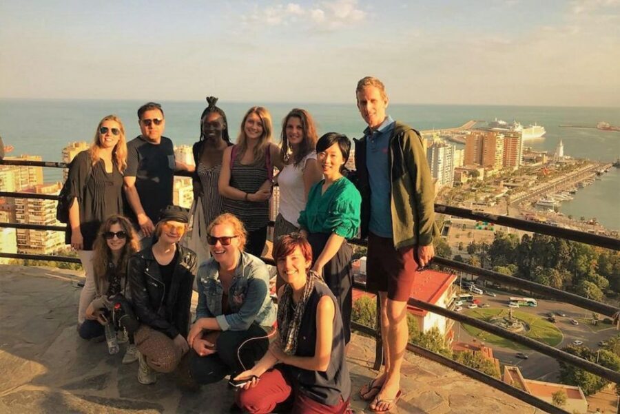 Málaga: Highlights, Old Town & Viewpoint Walking Tour - The best viewpoint over Málaga Bay: earning the view on a paved path