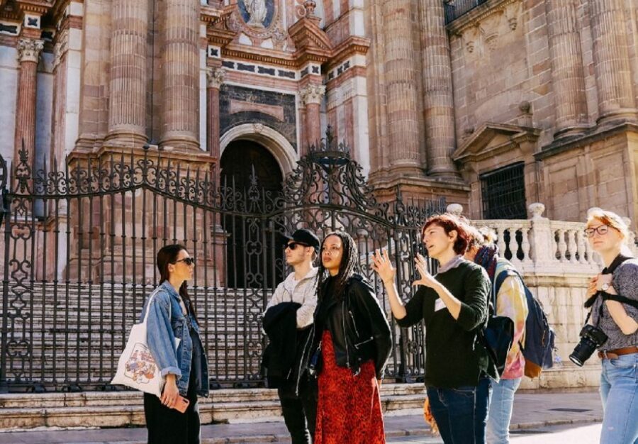 Malaga: History of Picasso Guided Walking Tour - Where the tour really begins: Plaza de la Merced and the Picasso story