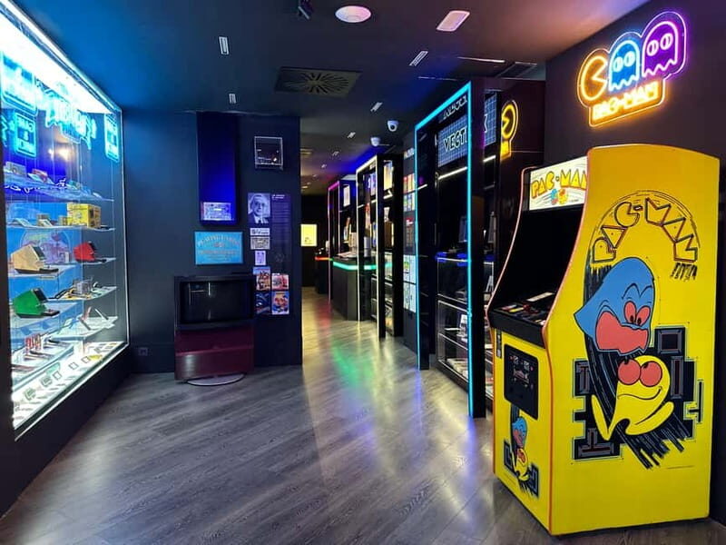 Malaga: OXO Video Game Museum Ticket Entry - Past, Present, and Future: the best way to see game evolution