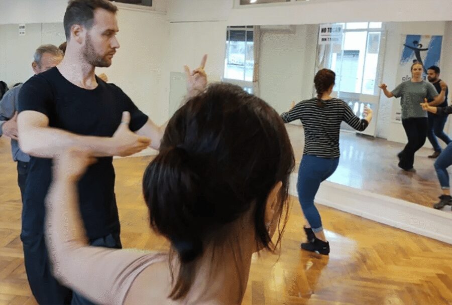 Malaga: Private Argentine Tango Lessons - Language, Comfort, and Style: Spanish or English Coaching