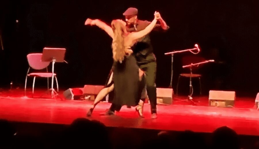 Malaga: Private Argentine Tango Lessons - Who Should Book This Tango Experience in Malaga?