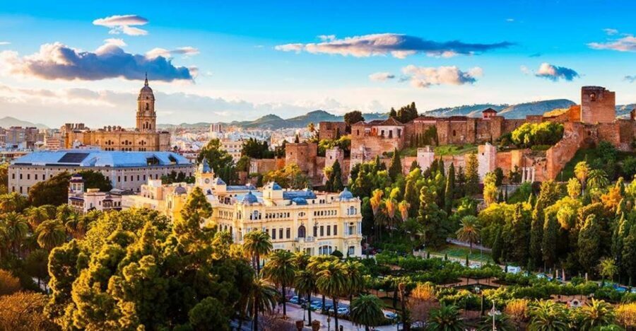 Málaga: Private Personalized Walking Tour - Key highlights at a glance