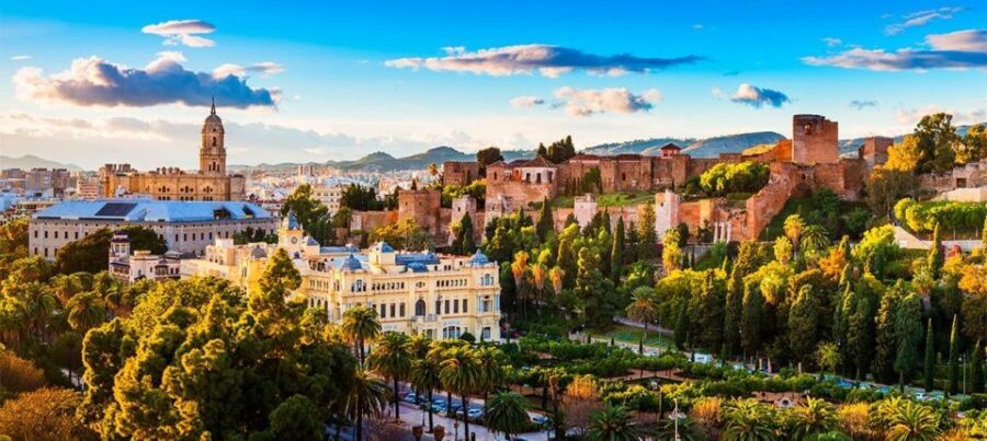 Málaga: Private Personalized Walking Tour - Starting point: hotel pickup or Plaza de la Marina