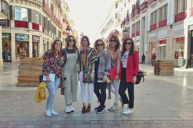 Málaga: Private Sightseeing Treasure Hunt - El Pimpi break and why it helps the whole pace