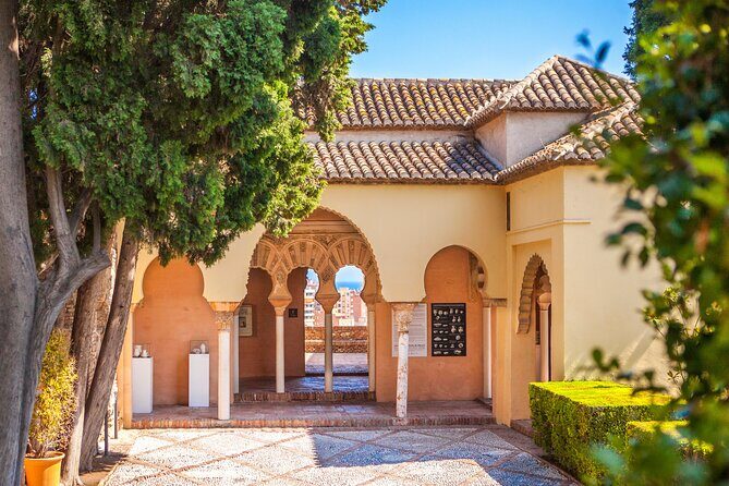 Malaga Private Walking Tour, Alcazaba & Catamaran Cruise - From Hill to Port: Timing for the Catamaran Cruise