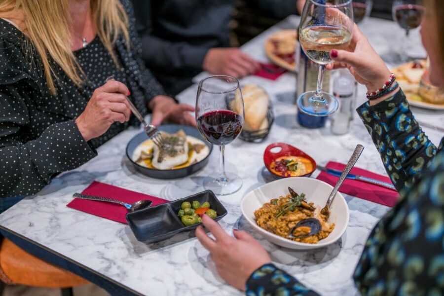 Malaga: Show and Food at Alegría Flamenco and Restaurant - FAQ