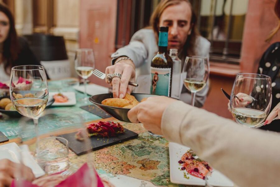 Malaga: Tapas Crawl - Four Stops, Up to 10 Tapas: How the Tasting Pacing Works