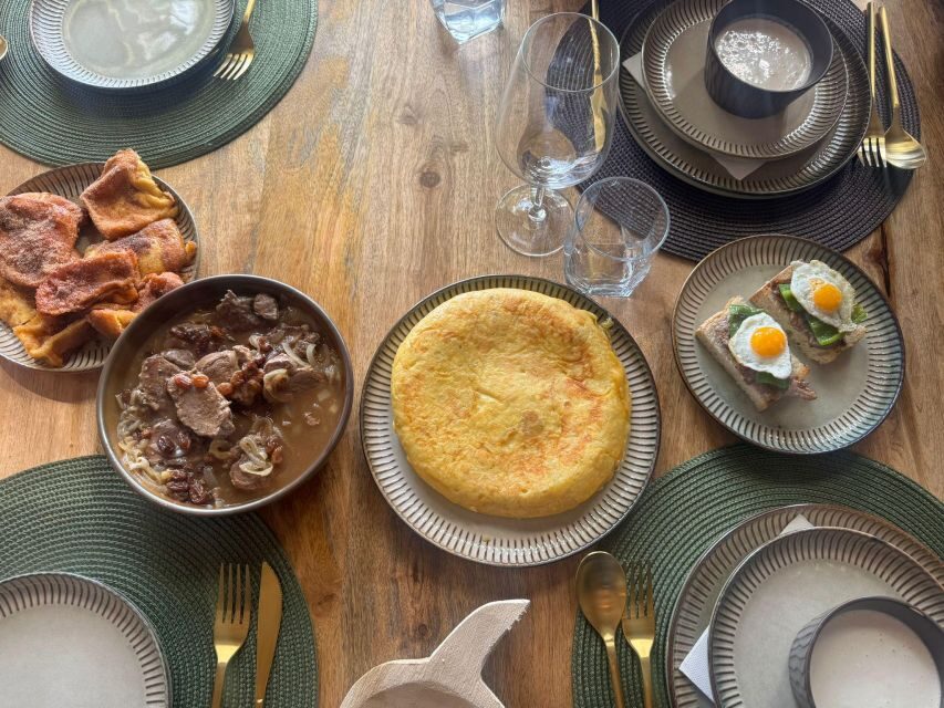 Malaga: The Ultimate Tapas Workshop with Market Visit - Who leads the class, and why the teaching style matters