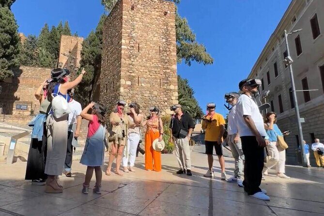 Malaga Tour with VR Stops: Alcazaba, Roman Theatre, Picasso &more - Stop 5: Alcazaba Fortress-Palace and the Catholic Monarchs Moment