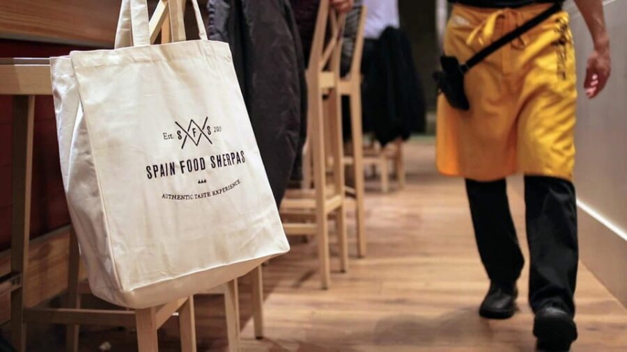 MALAGA: ULTIMATE FLAMENCO & TAPAS TOUR - Meeting point: find it fast (and don’t get tricked by the sign)