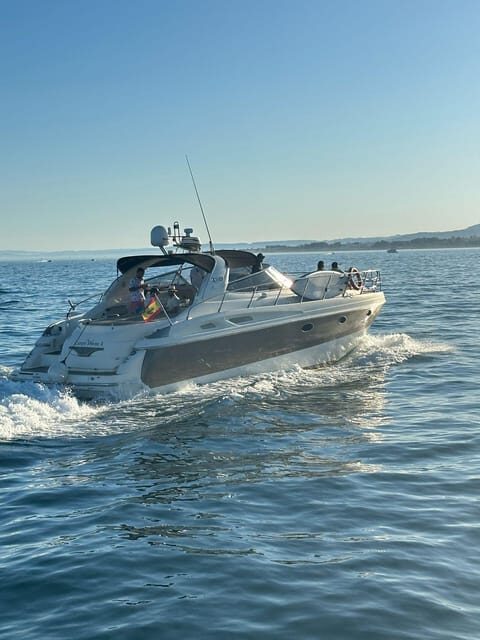 Marbella: Private Cruise in Luxury Yacht - How long should you book: 2 hours or a full day toward Sotogrande and Estepona