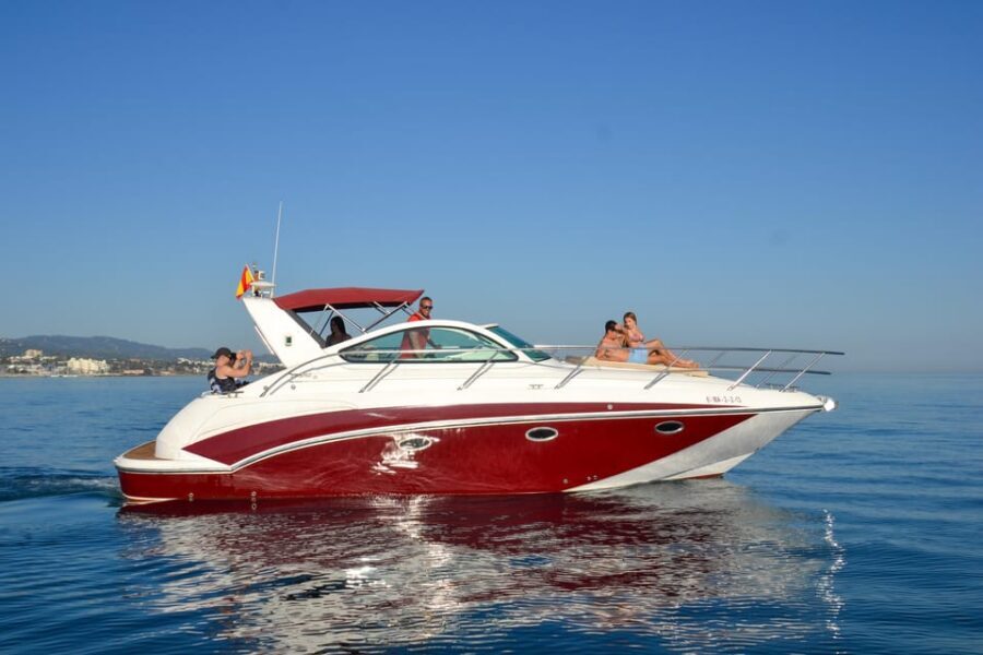 Marbella: views from a yacht for one or two hours - On-board style: what’s included (and what to budget)