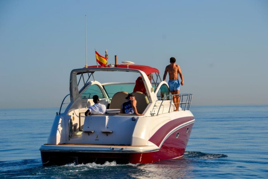 Marbella: views from a yacht for one or two hours - Puerto Banús and the Golden Mile: the view-focused route