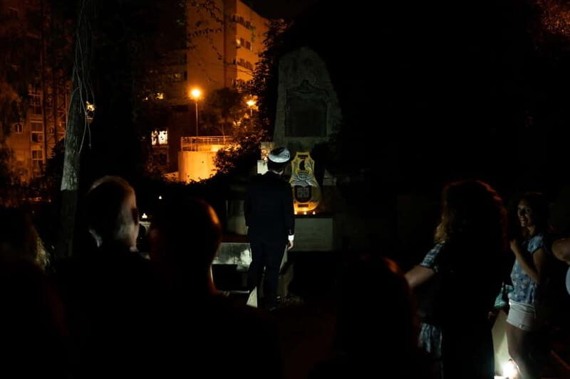 Night theatrical visit to the English cemetery - The story the tour tells: from sea burial to an English cemetery in 1831