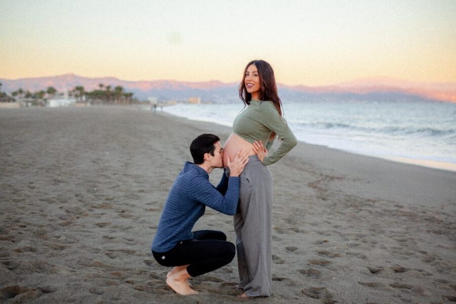 Portraits in Marbella: Private Vacation Photographer Tour - Alameda Park: softer backgrounds for flattering portraits
