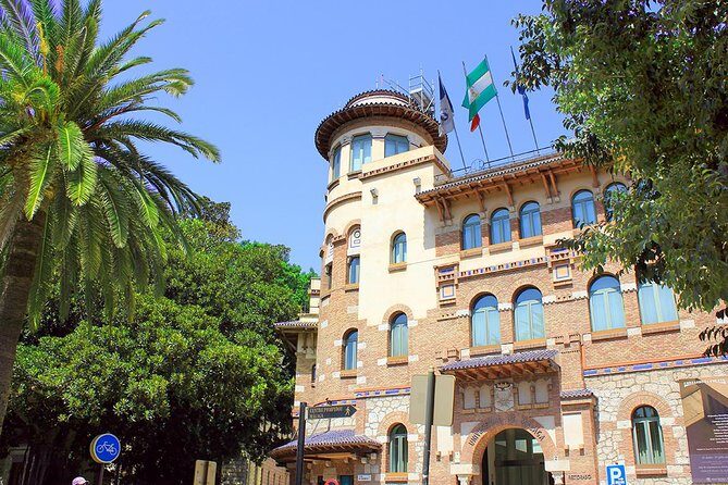 Private walking tour - Main square and the midnight ritual: bullfights, executions, and New Year 12 grapes