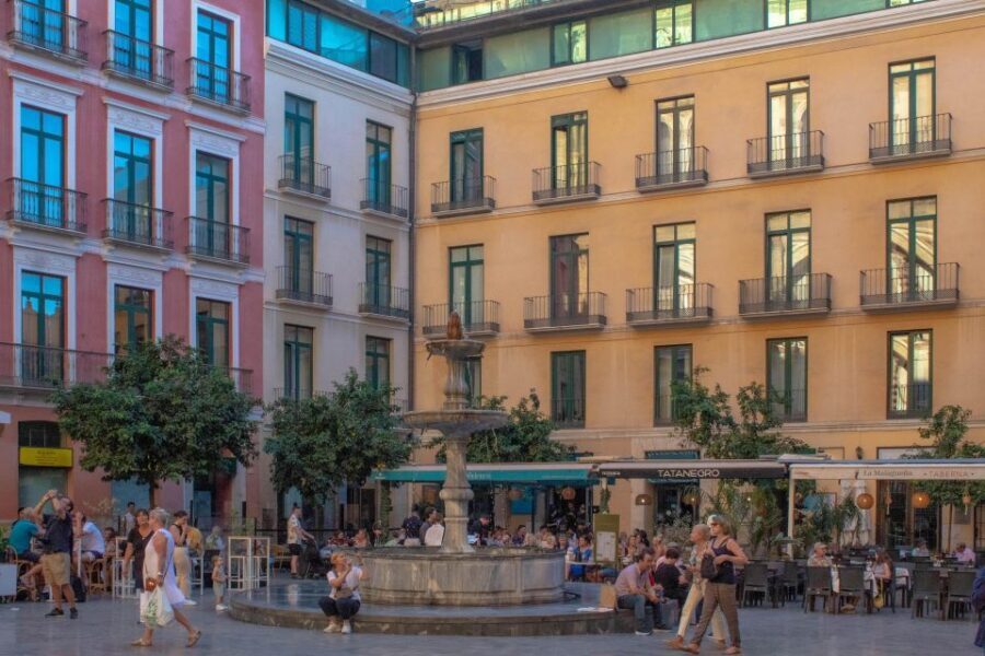 Private walking tour: Cathedral, Alcazaba and Roman Theatre - Price and value: what $119 per person is really paying for