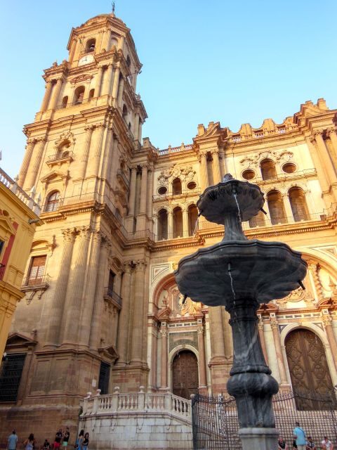 Private walking tour: Cathedral, Alcazaba and Roman Theatre - Meeting at C/ Alcazabilla, then walking into the good stuff