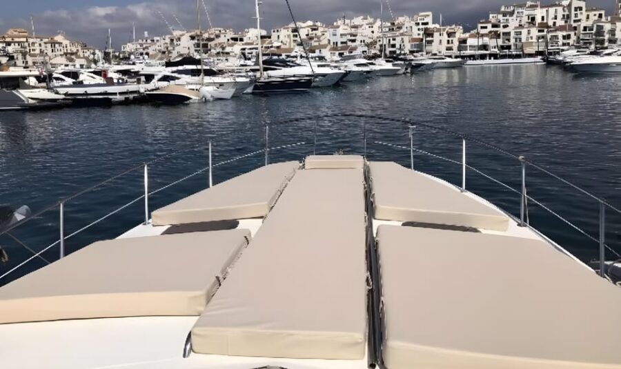 PUERTO BANUS: YACHT RENTAL FOR GROUP 2H - Itinerary reality check: what 2 hours feels like on the clock