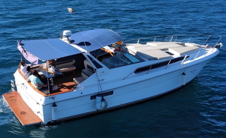 PUERTO BANUS: YACHT RENTAL FOR GROUP 2H - What you get on board: drinks, snacks, fuel, and the fun stuff