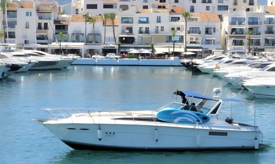 PUERTO BANUS: YACHT RENTAL FOR GROUP 2H - Solarium relaxation and Bluetooth playlists (great for celebrations)