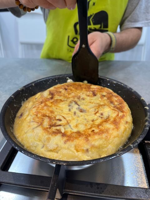 Tapas Class! Authentic Spanish tapas and Sangría! - Who should book this tapas class in Malaga