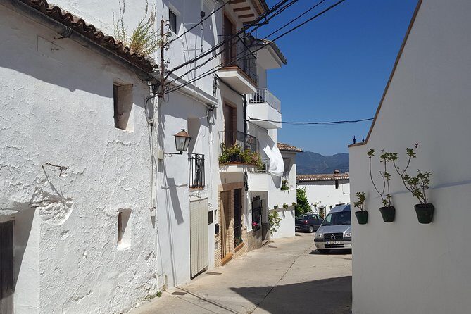 Wine, Tapas & Lake Zahara by e-bike incl Ronda pickup (full day) - Key highlights you’ll feel right away